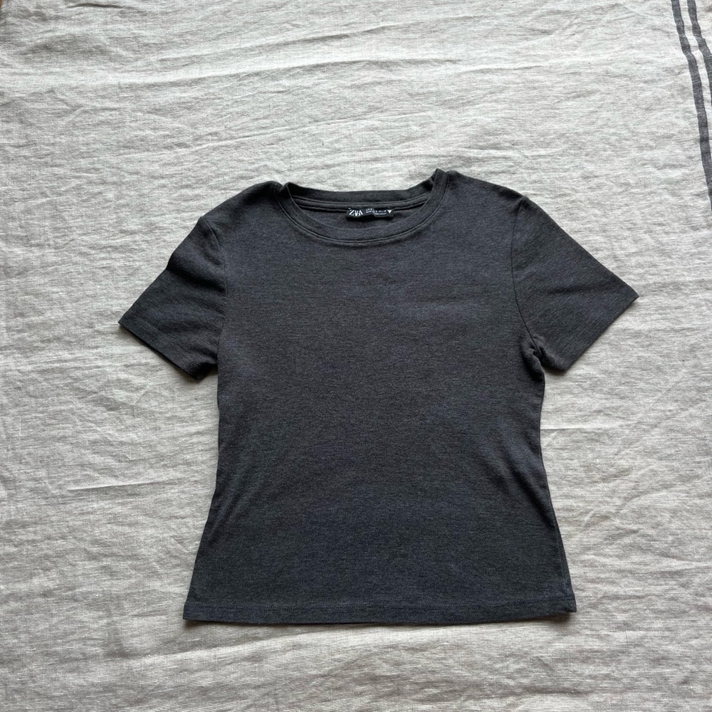 Zara Charcoal Gray Crew Neck Tee Size Small